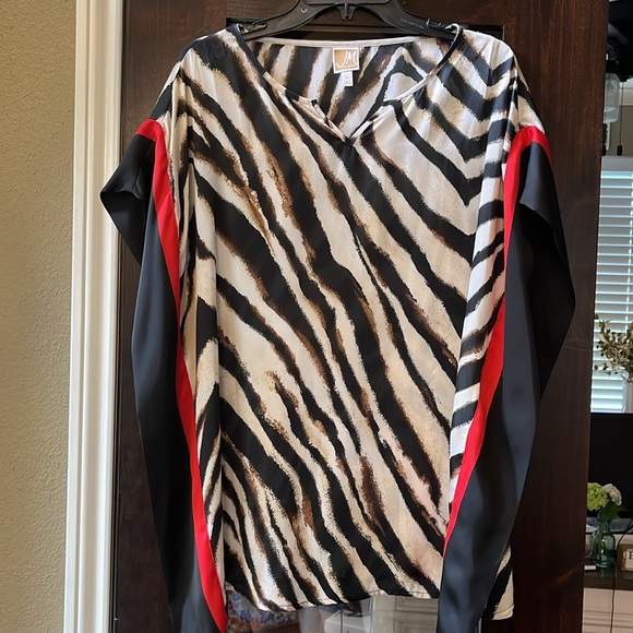 JM Collection Tops - JM collection tunic, size medium